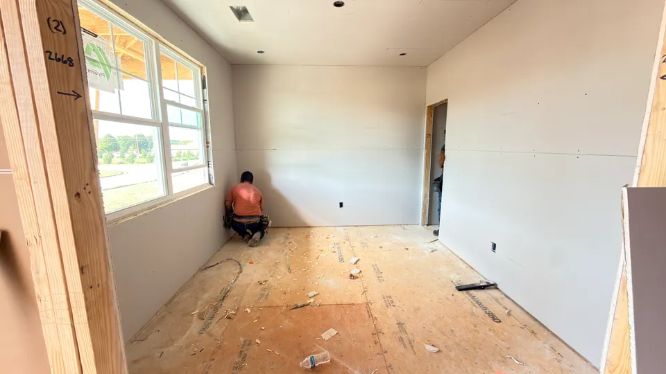 From open framing to smooth walls — in progress, photo 8