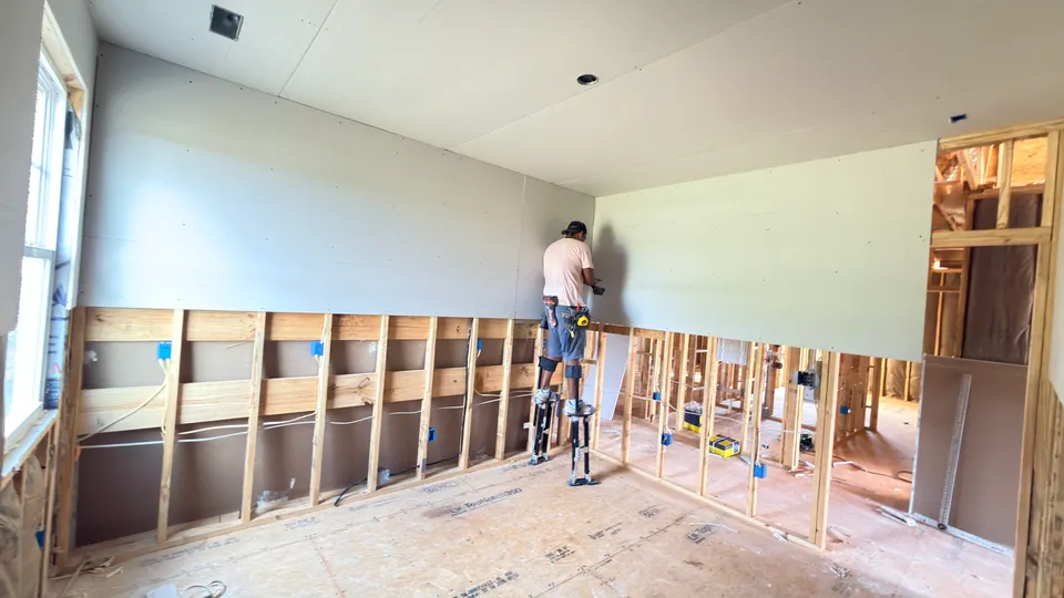 From open framing to smooth walls — in progress, photo 7